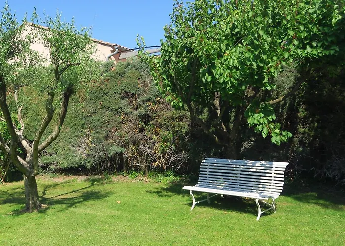 Pensjonat Le Bosquet Fruite D'hotes En Provence Occitane 3*